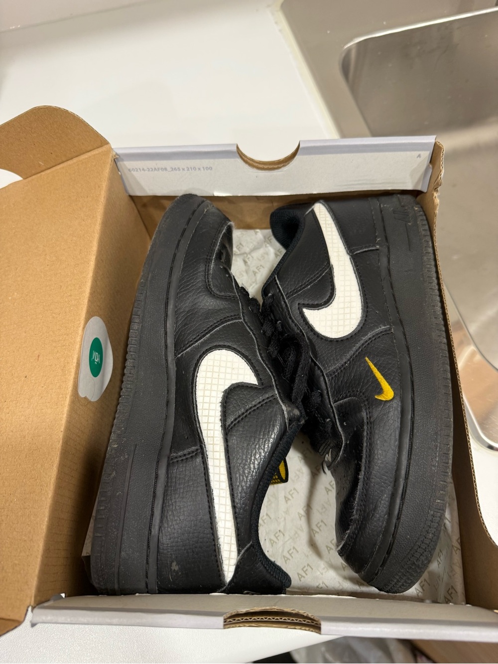 Nike Black air force 1 leather Sneakers sz 5